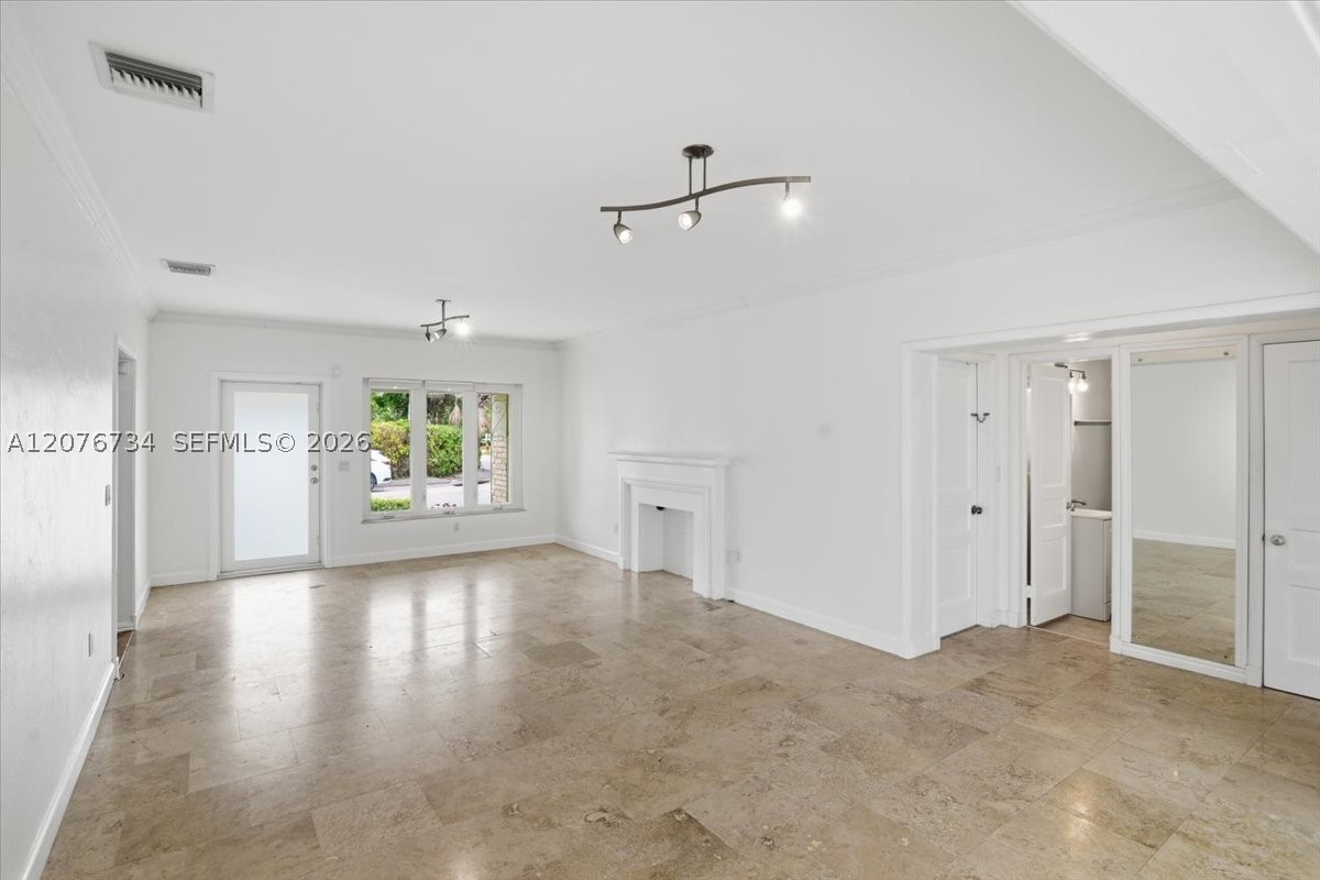 8975 Froude Ave Property Photo 13