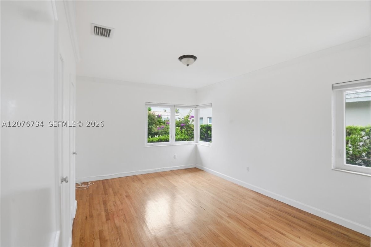 8975 Froude Ave Property Photo 17