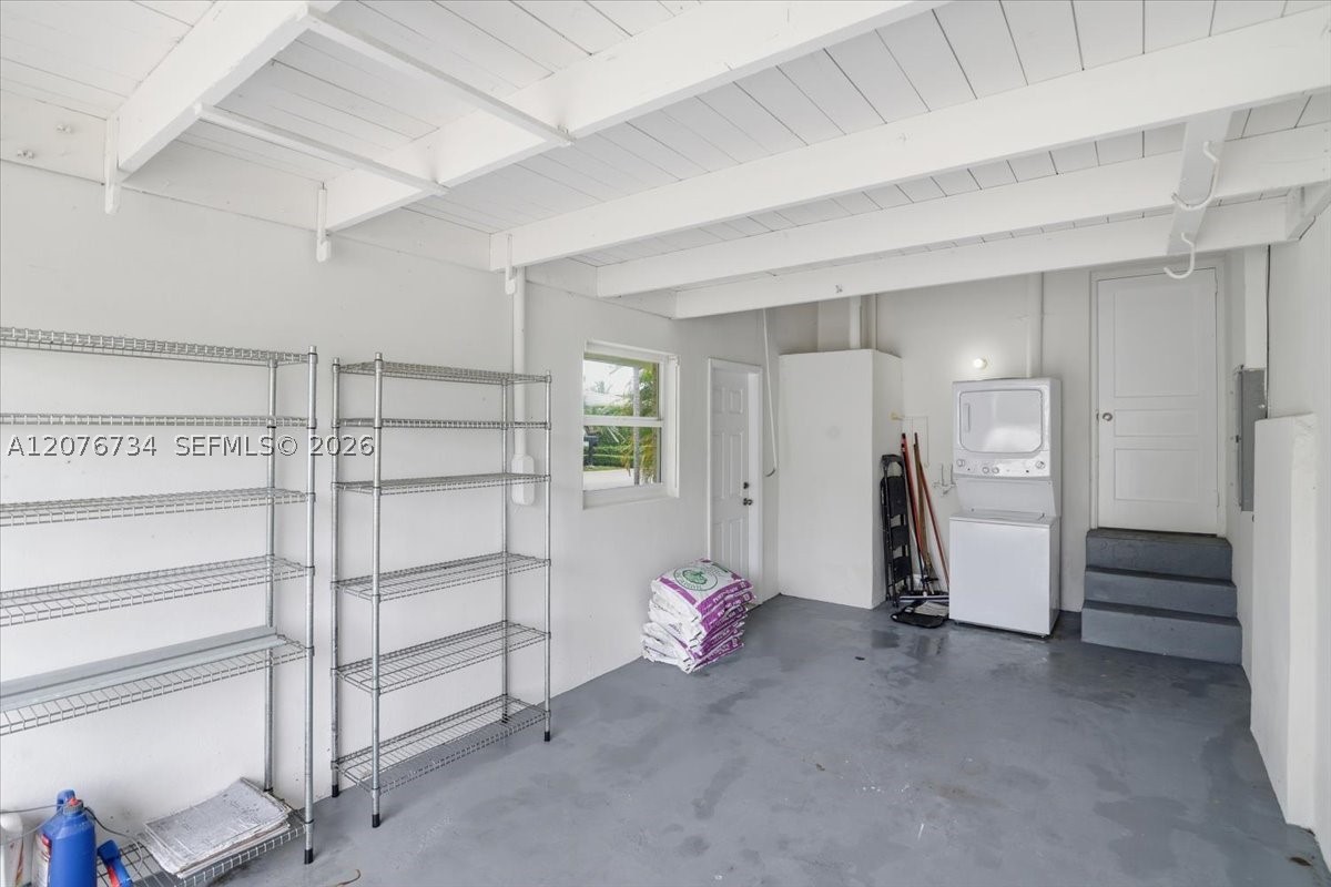 8975 Froude Ave Property Photo 27