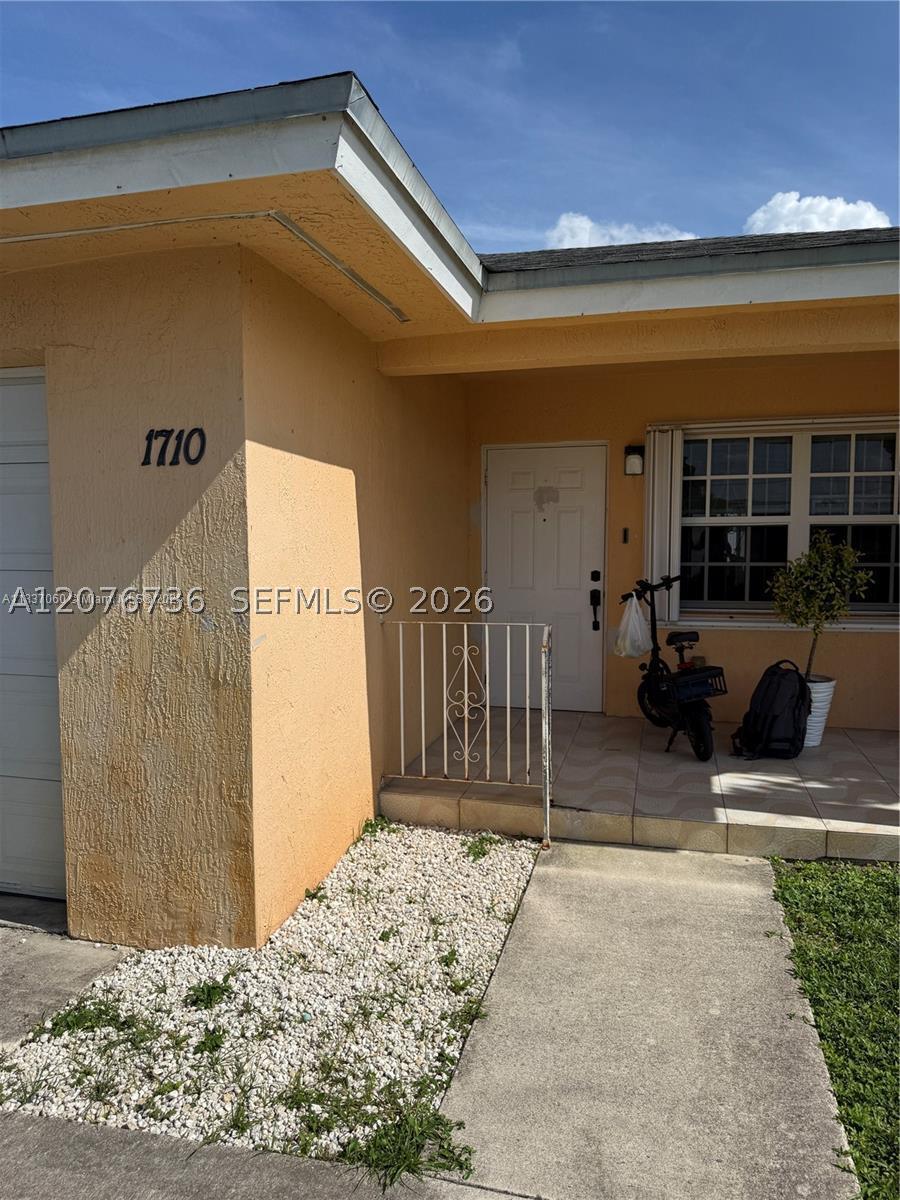 1710 Nw 154th St 1710 Property Photo 3