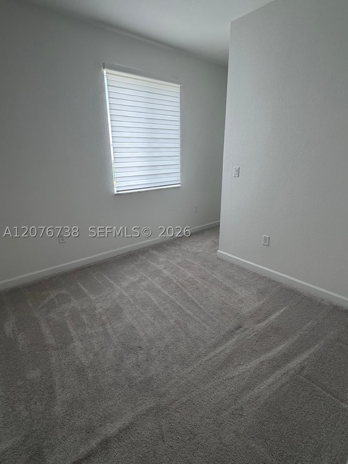 692 Se 13th Ct Property Photo 7