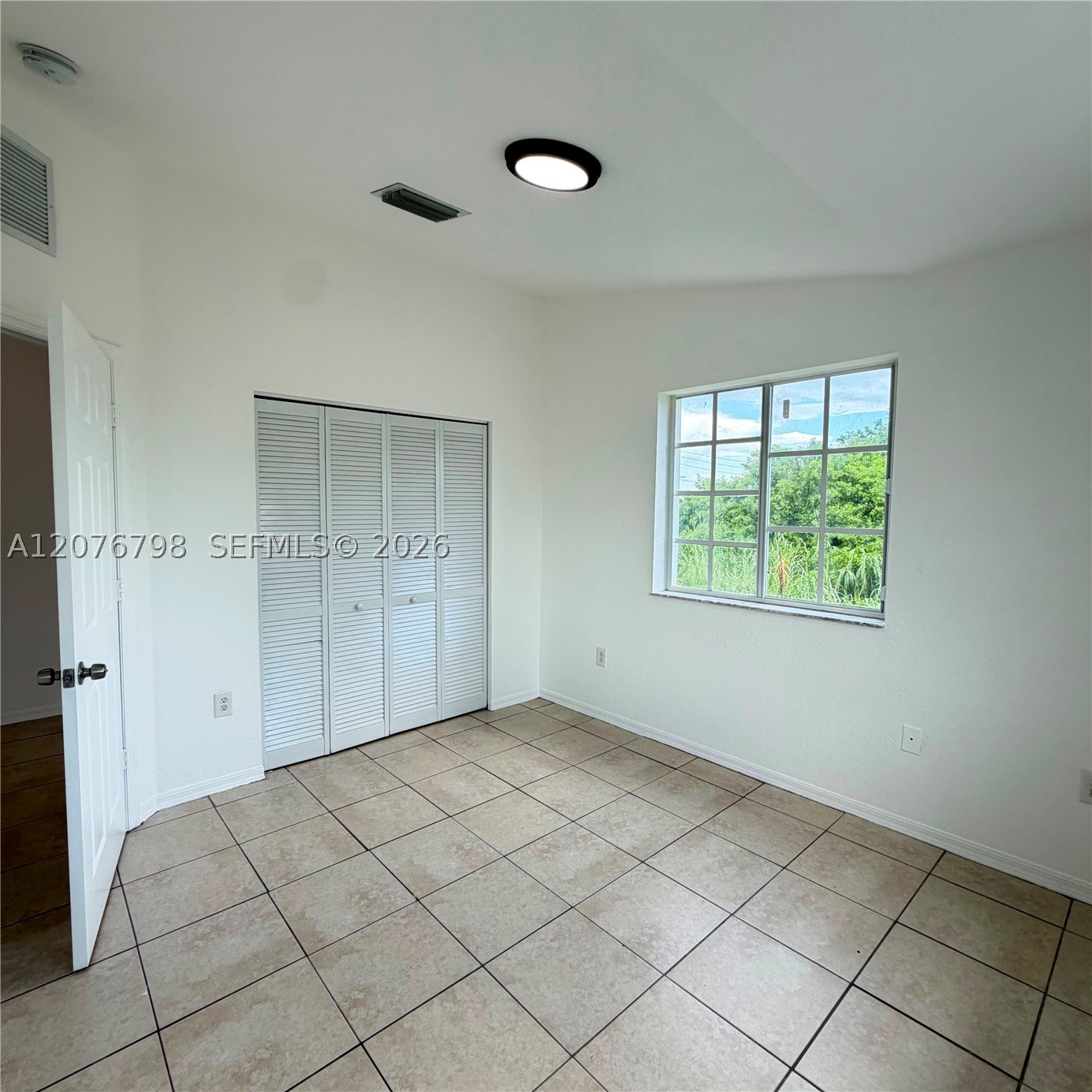 923 Se 16th Ct Property Photo 17