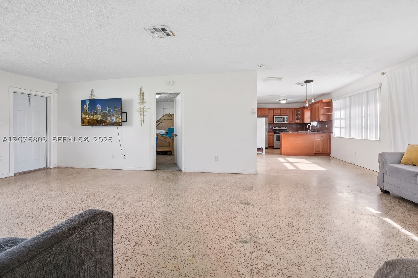 17530 Nw 27th Ct Property Photo 5