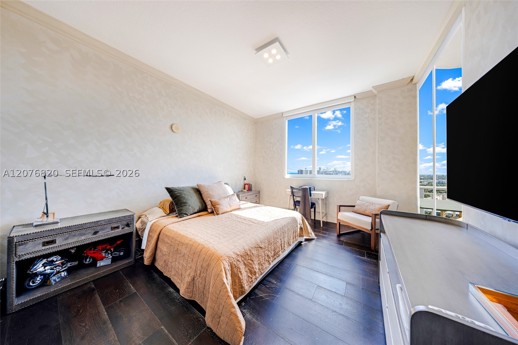 1745 E Hallandale Beach Blvd 2407w Property Photo 13