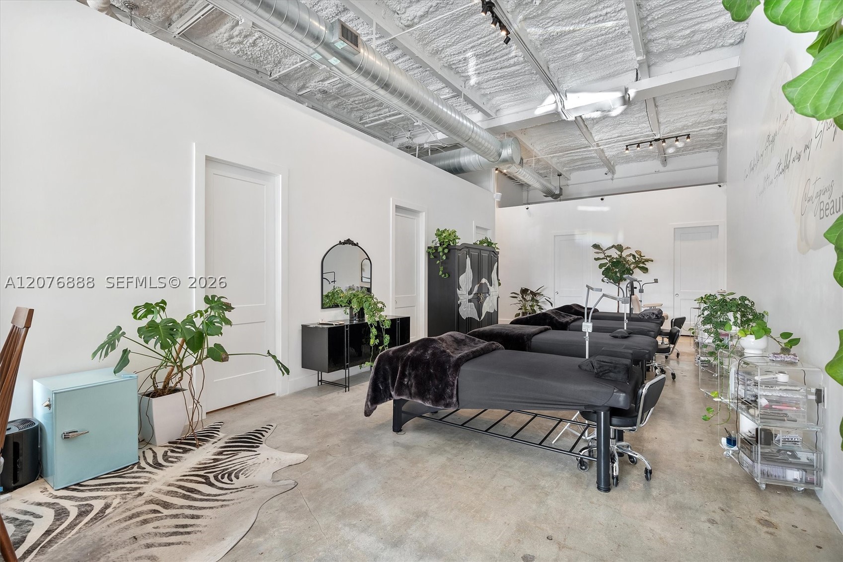 A12076888 Property Photo 9