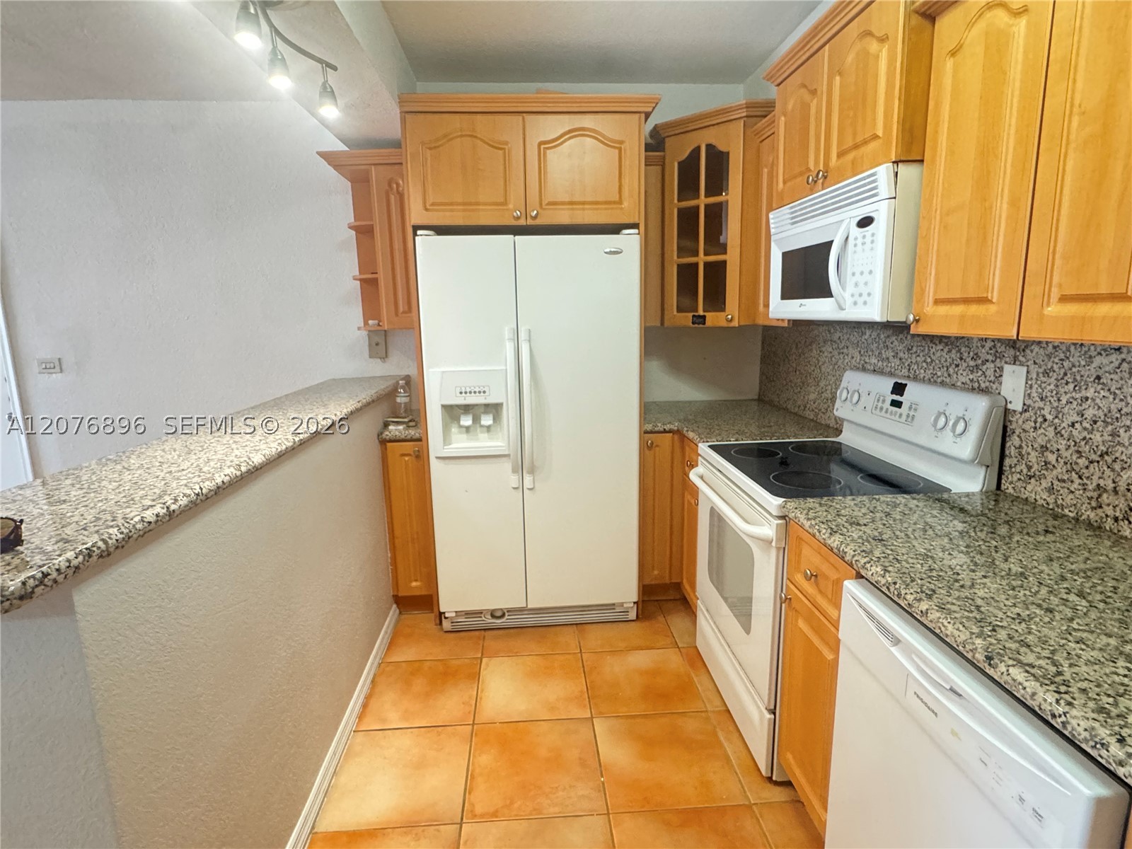 7915 Sw 104th St 104g Property Photo 6