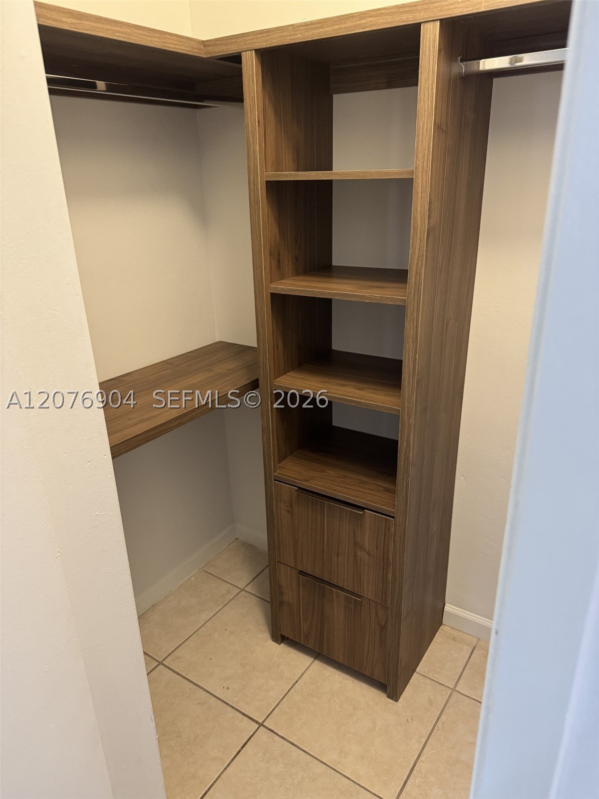 1011 Euclid Ave 5 Property Photo 12