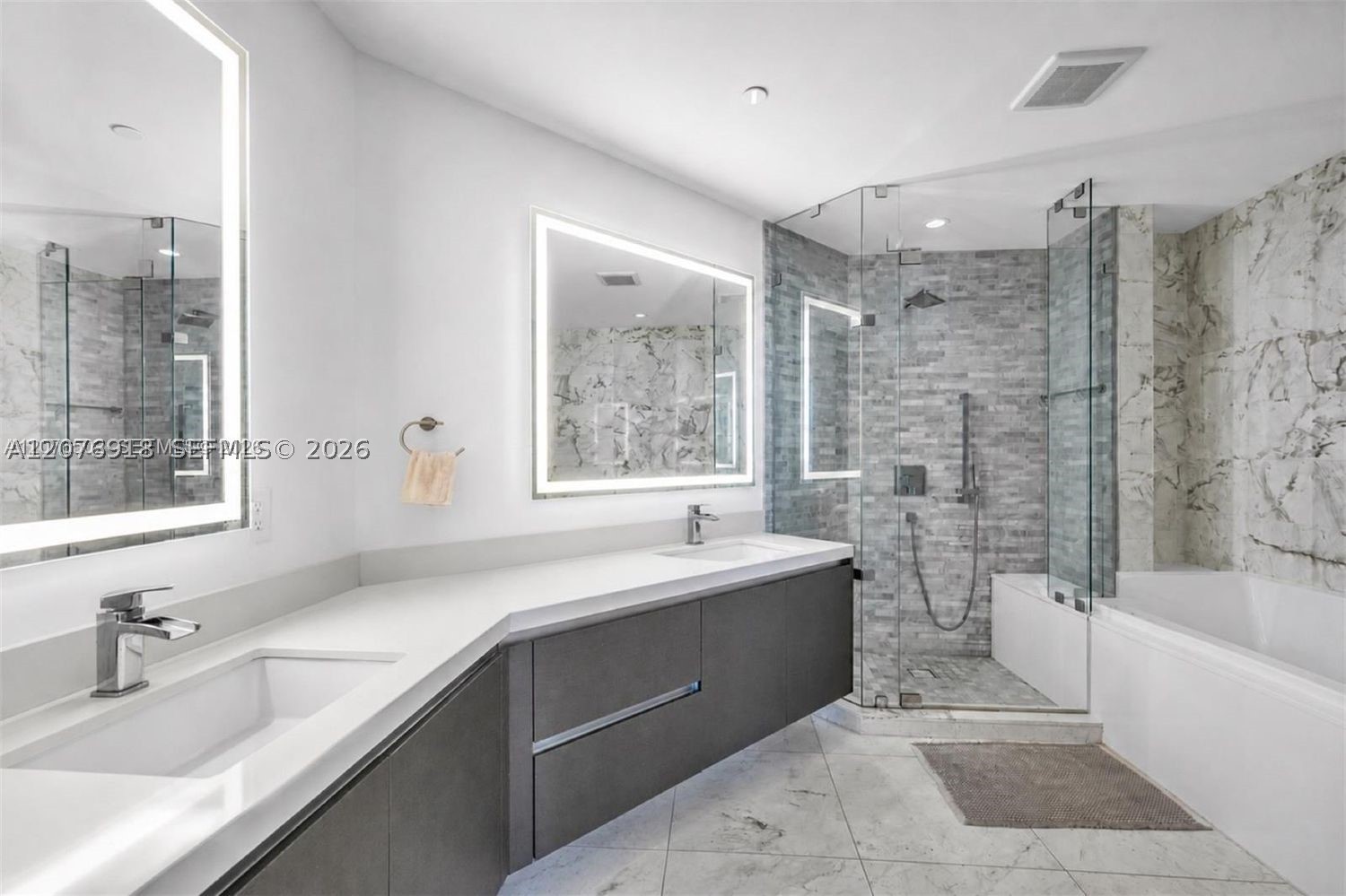851 Ne 1st Ave 2408 Property Photo 17