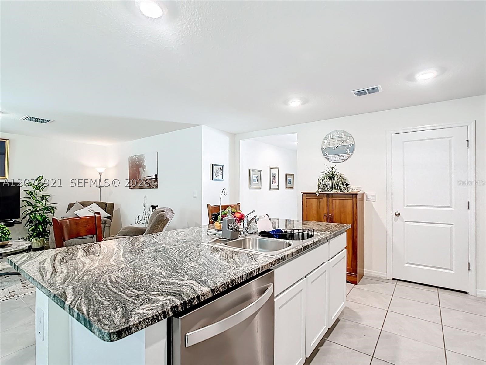 7161 Sw 135th Place Property Photo 4