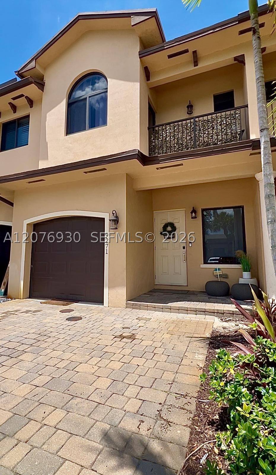 9271 NW 16th St Property Photo 1