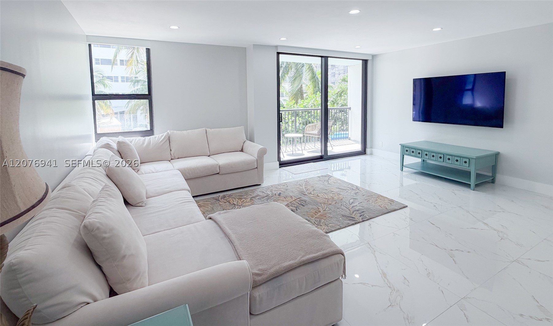1800 Collins Ave 3h Property Photo 3