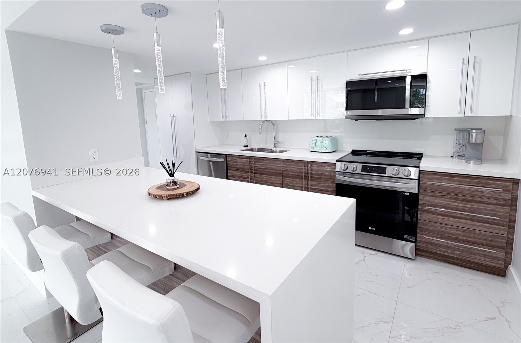 1800 Collins Ave 3h Property Photo 6