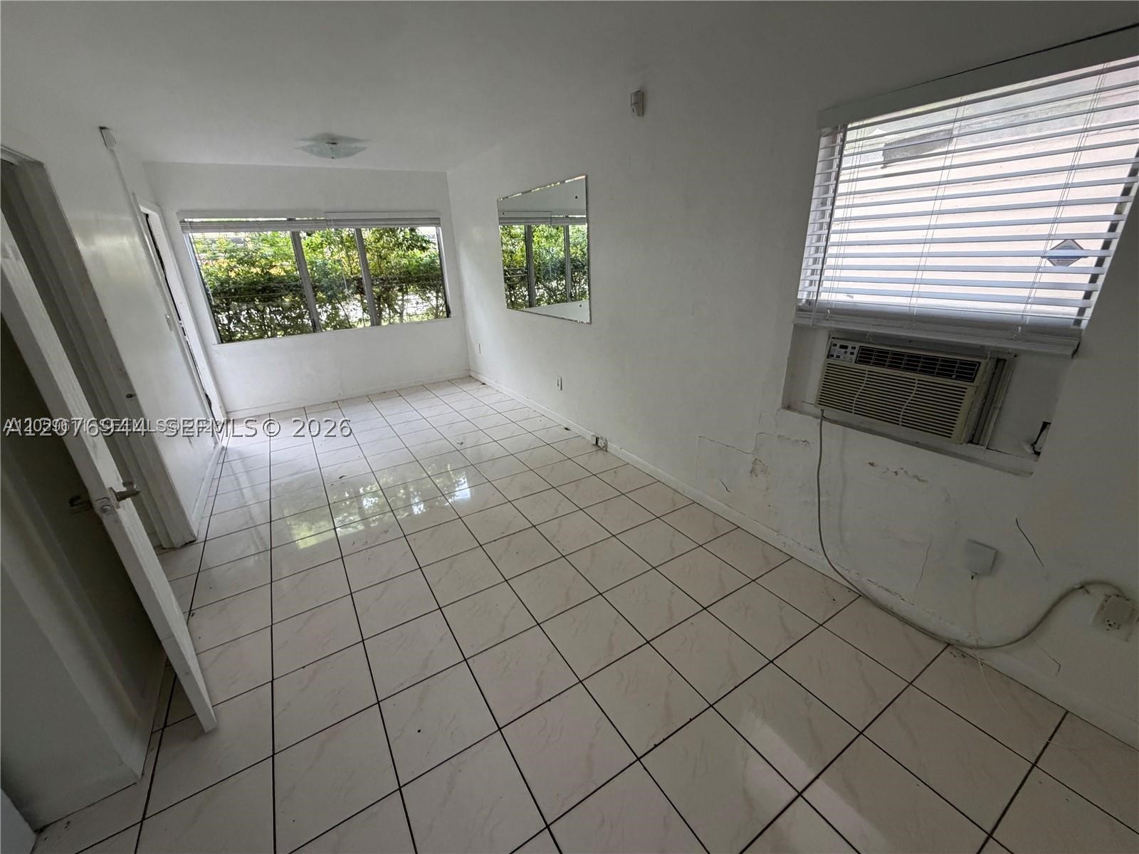 2430 Sw 25th Ter 3 Property Photo 2