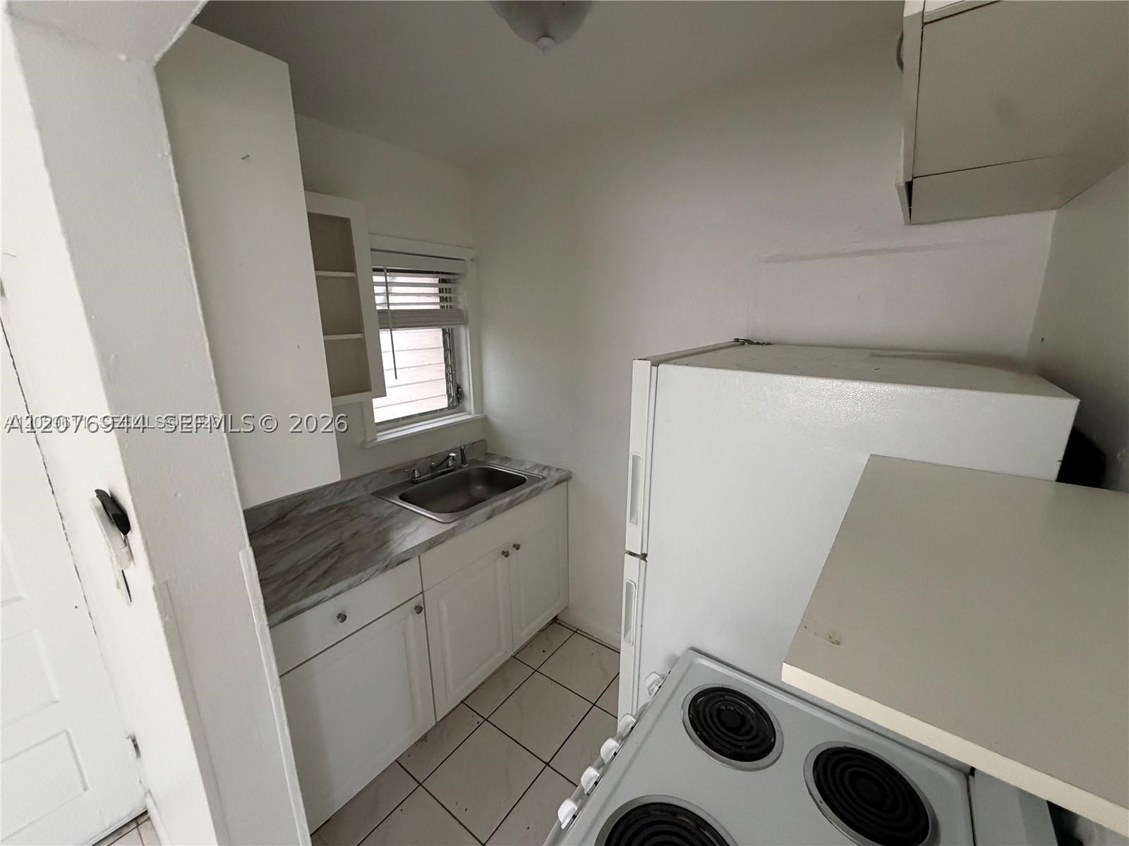 2430 Sw 25th Ter 3 Property Photo 3