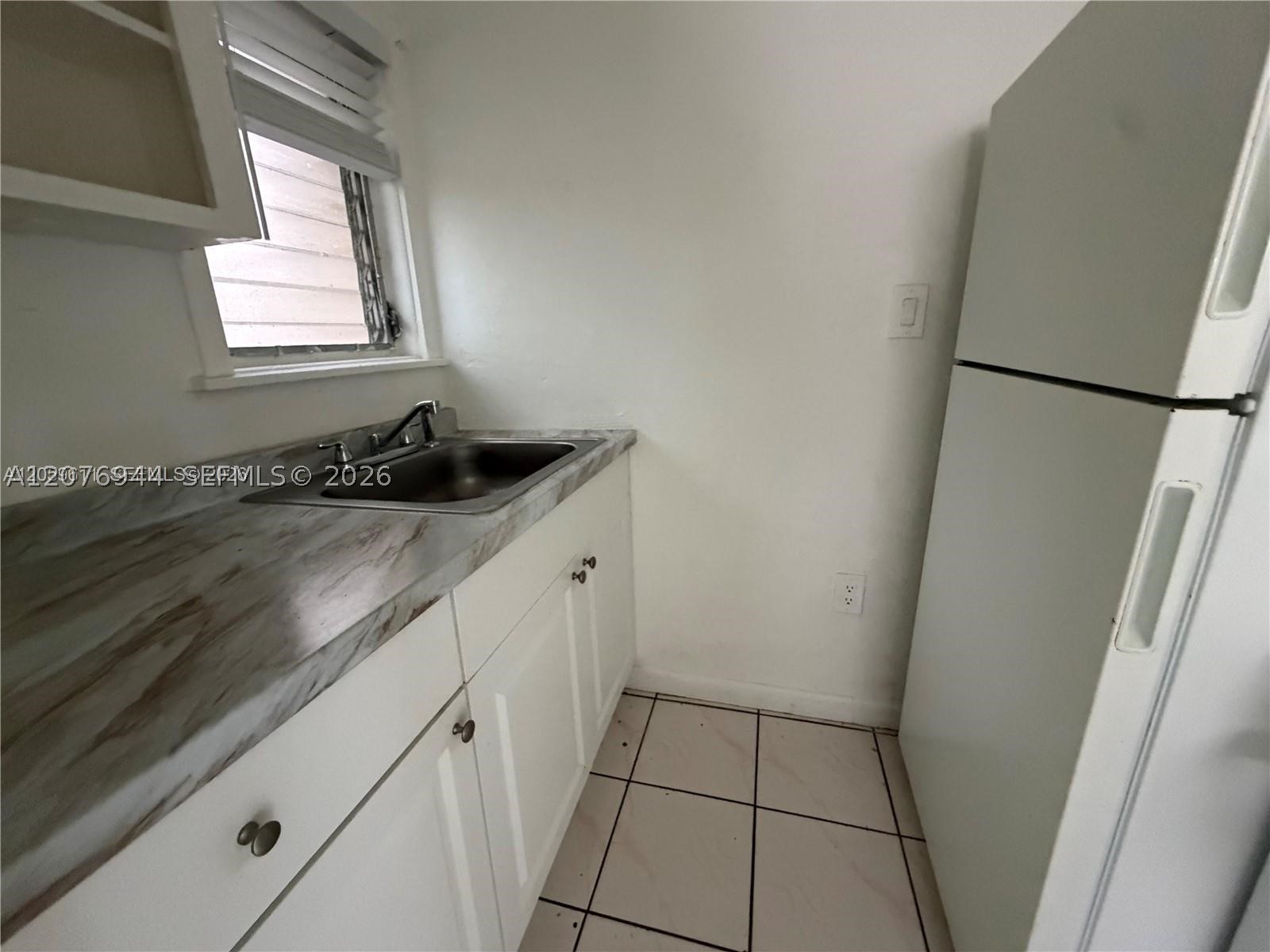 2430 Sw 25th Ter 3 Property Photo 4