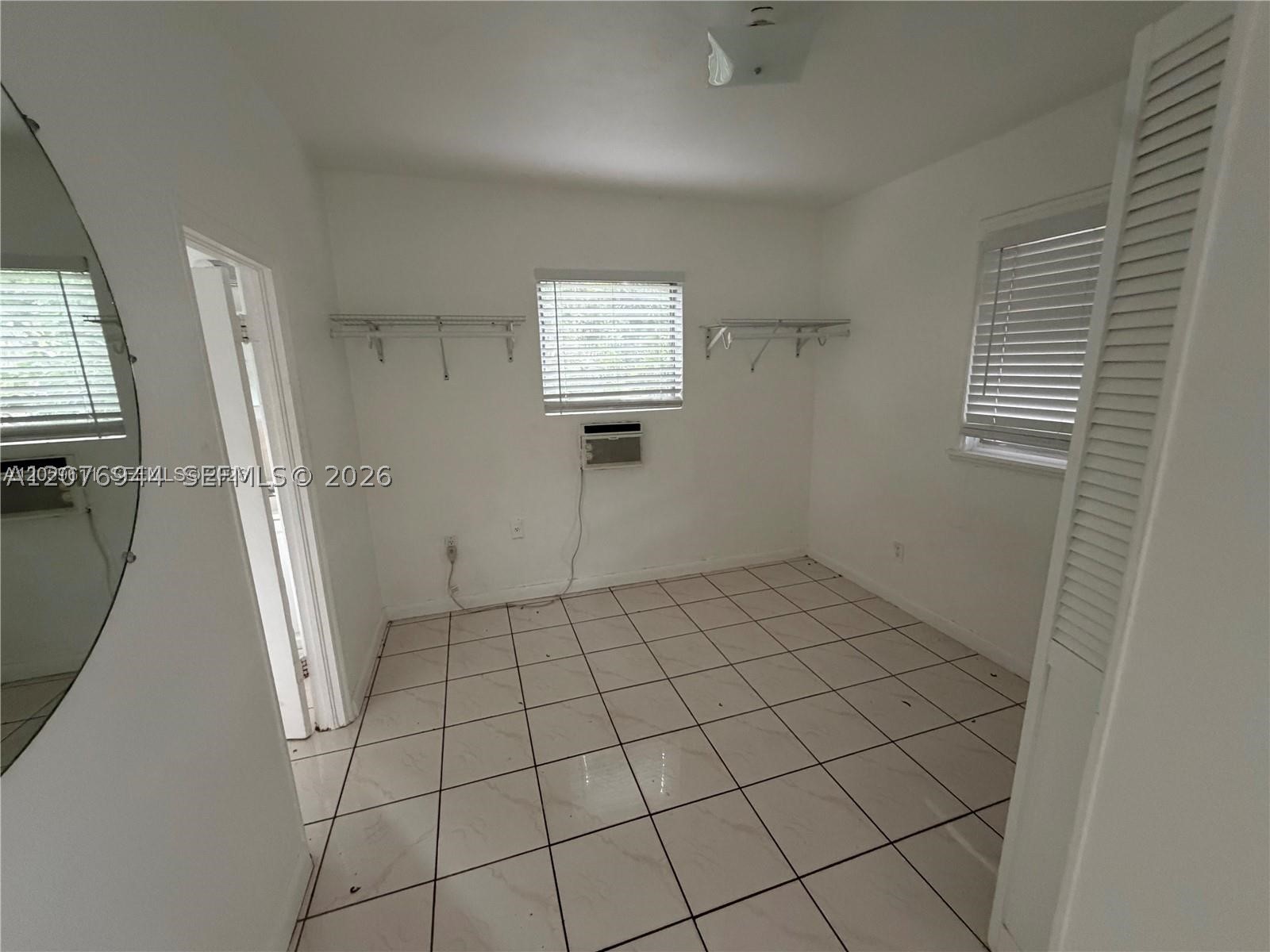 2430 Sw 25th Ter 3 Property Photo 5