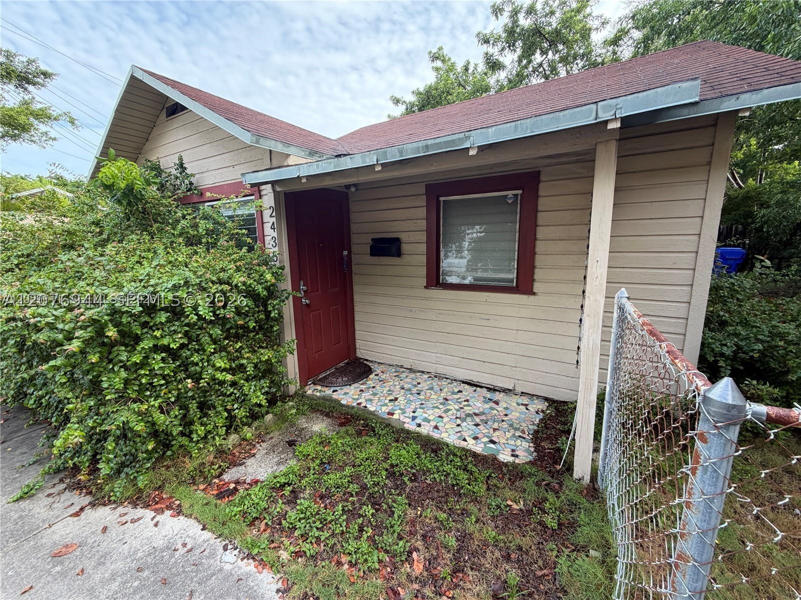 2430 Sw 25th Ter 3 Property Photo 6