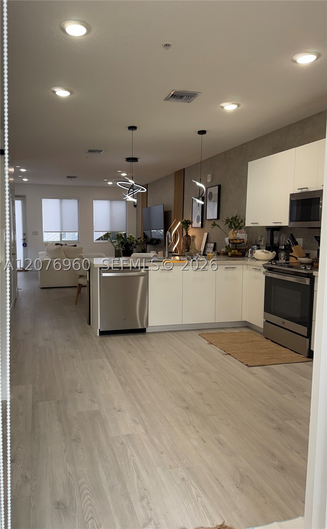 10300 Nw 66th St Property Photo 6