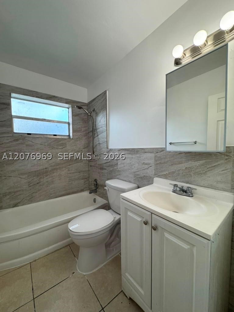 17031 Ne 21st Ave 16 Property Photo 9