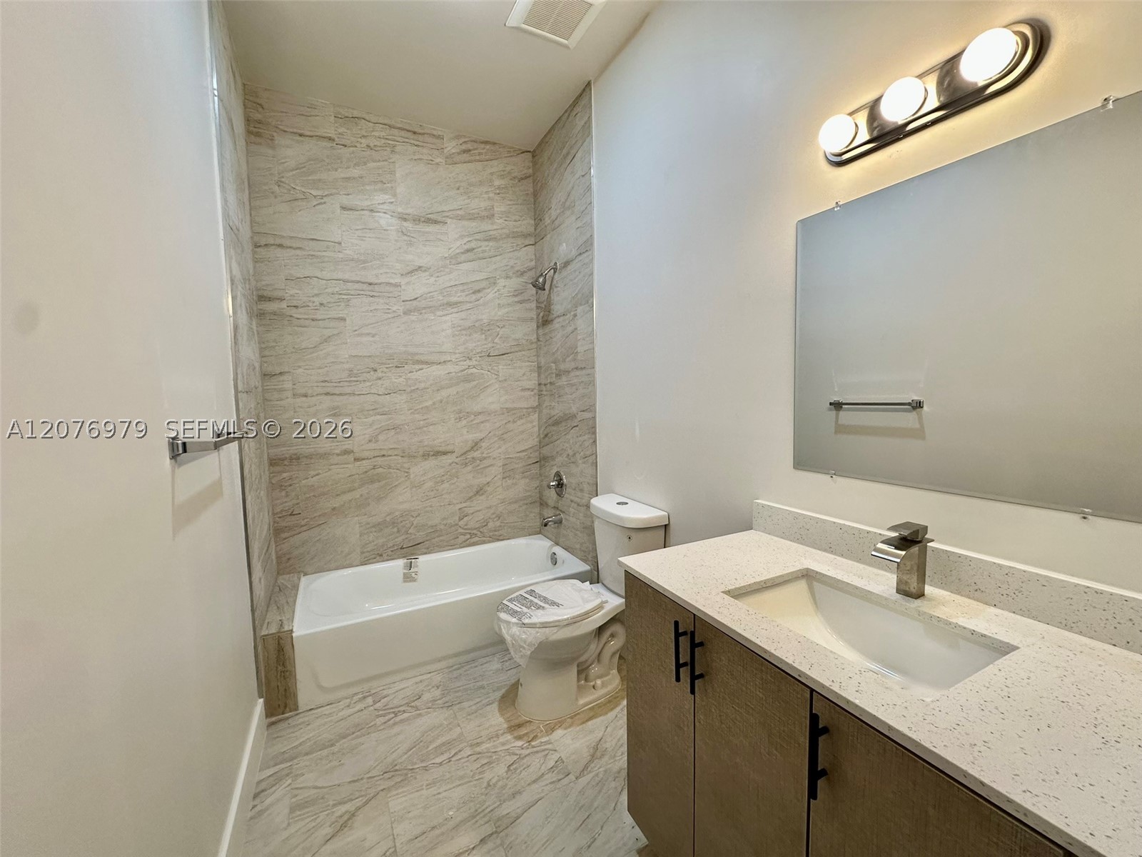 2375 Nw 105th St . Property Photo 10