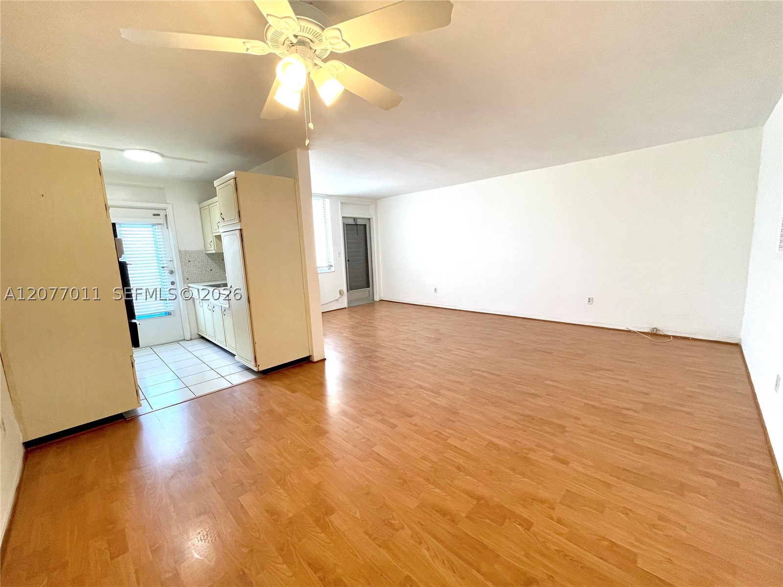 441 Collins Ave 30 Property Photo 4