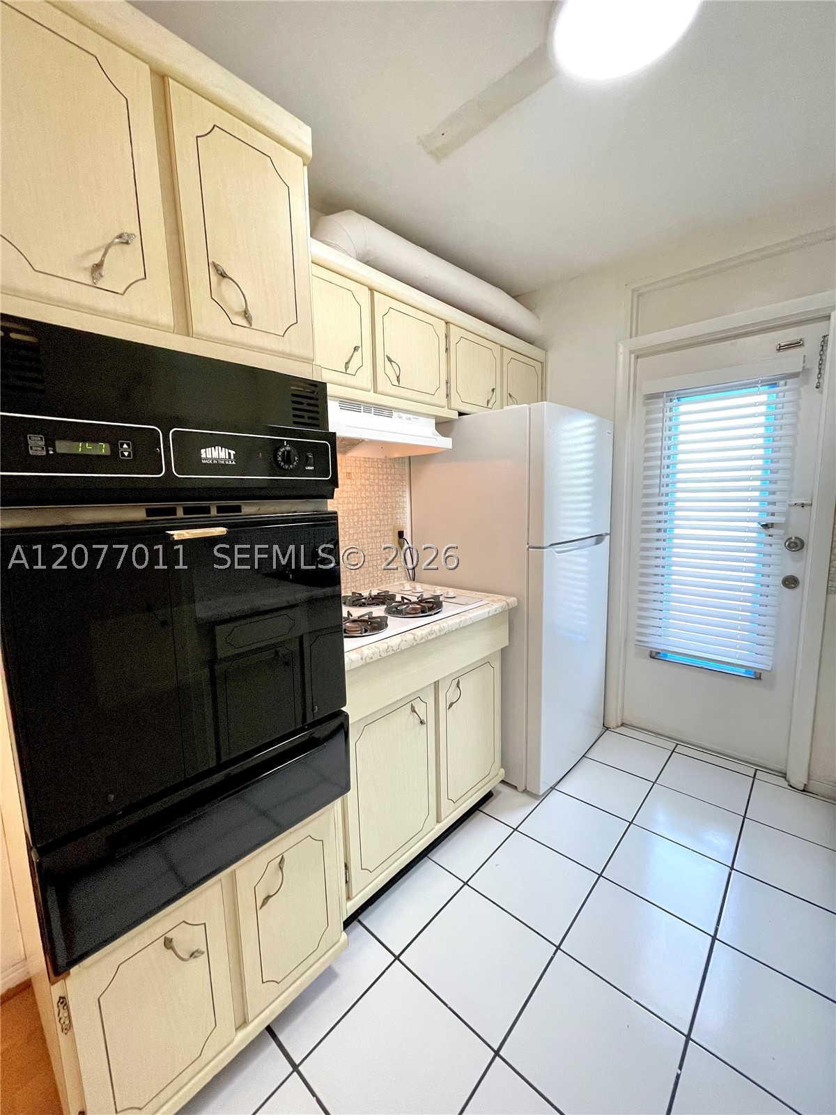 441 Collins Ave 30 Property Photo 5