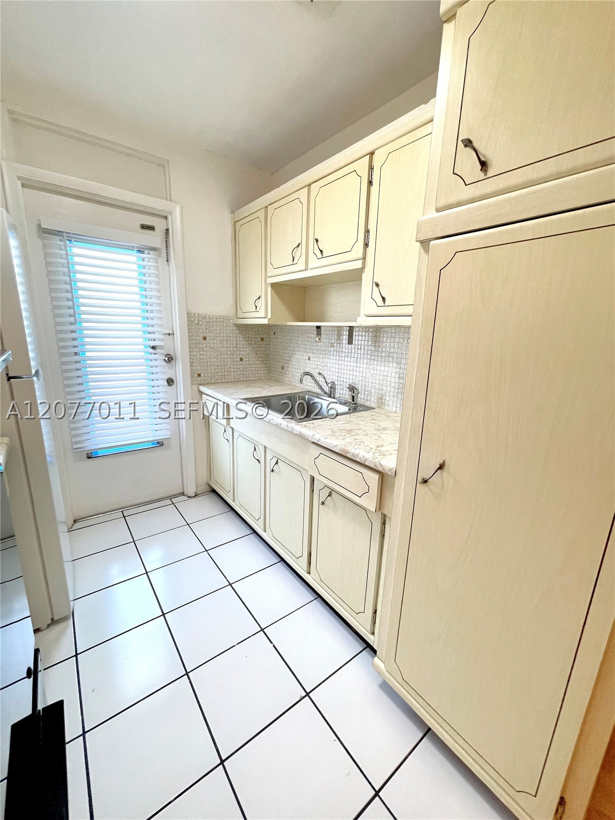 441 Collins Ave 30 Property Photo 6