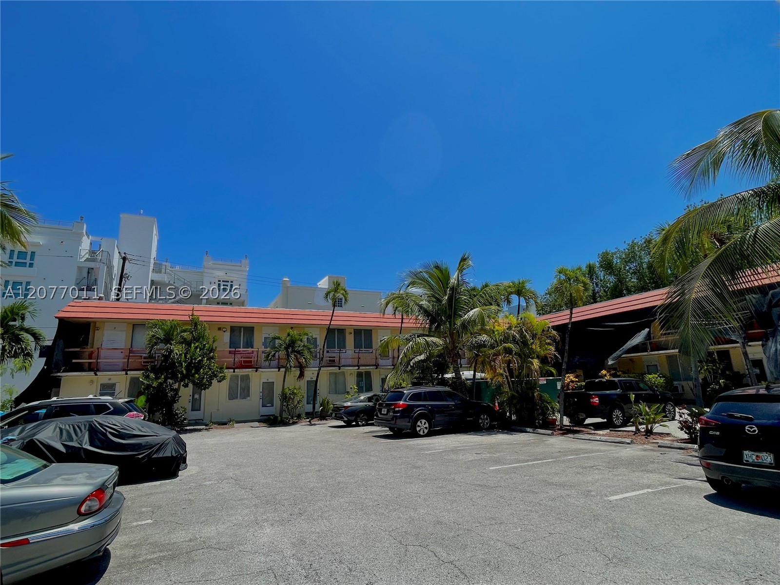 441 Collins Ave 30 Property Photo 11