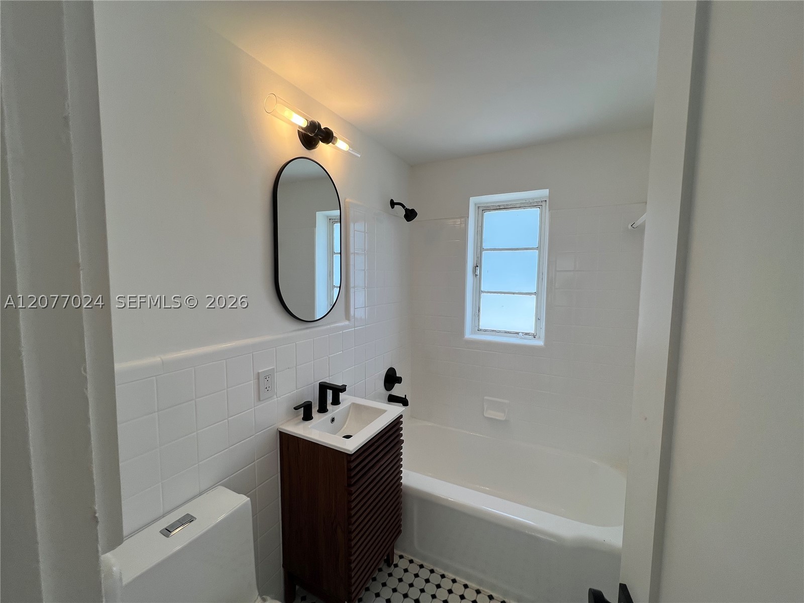 145 Ne 82nd Ter 7 Property Photo 7