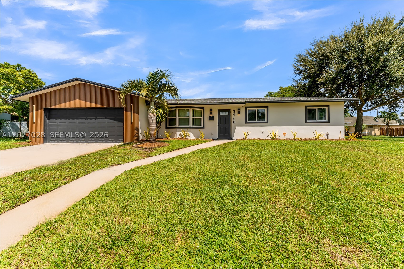 3940 NW 5th St Property Photo 1