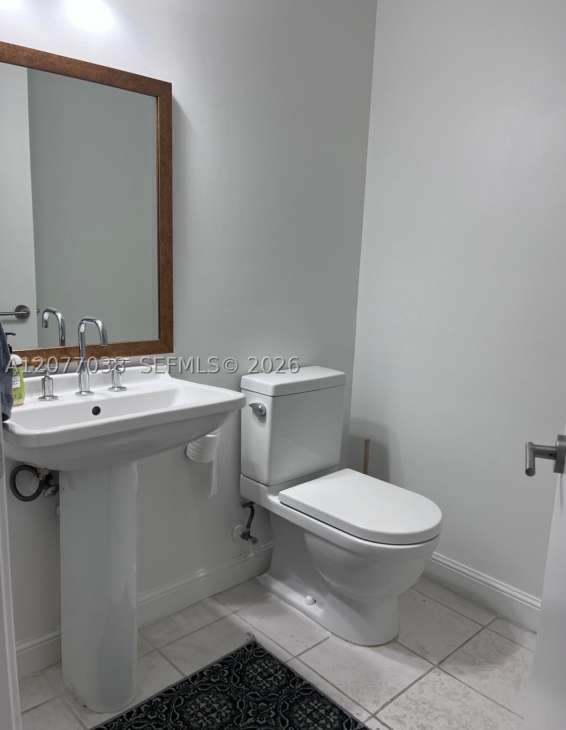 185 Sw 7th St 3702 Property Photo 6