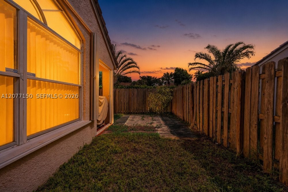 8021 Sw 158th Pl Property Photo 3
