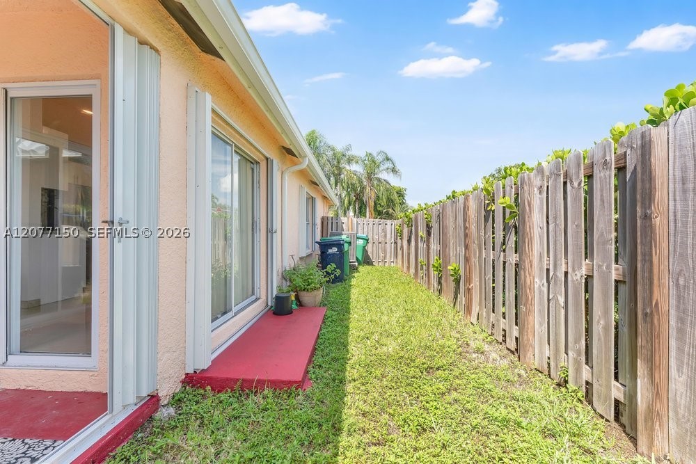 8021 Sw 158th Pl Property Photo 8