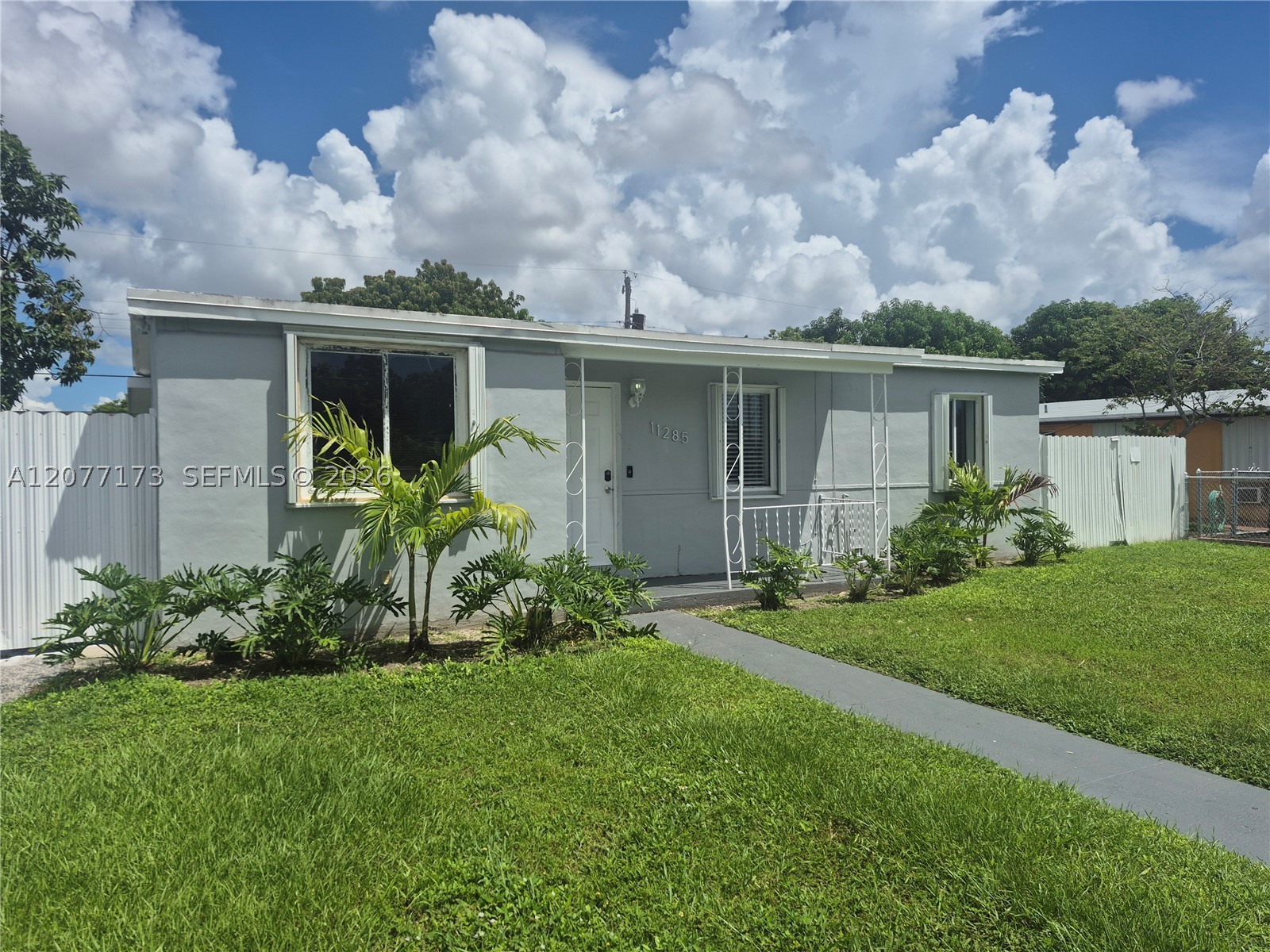 11285 SW 43rd St Property Photo 1
