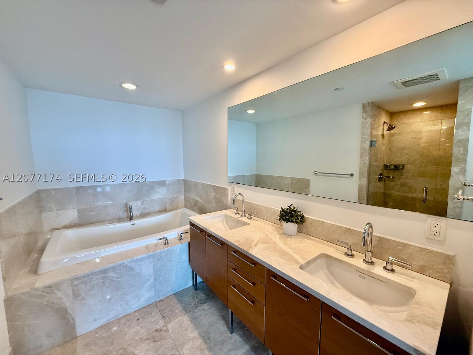 17001 Collins Ave 1903 Property Photo 12