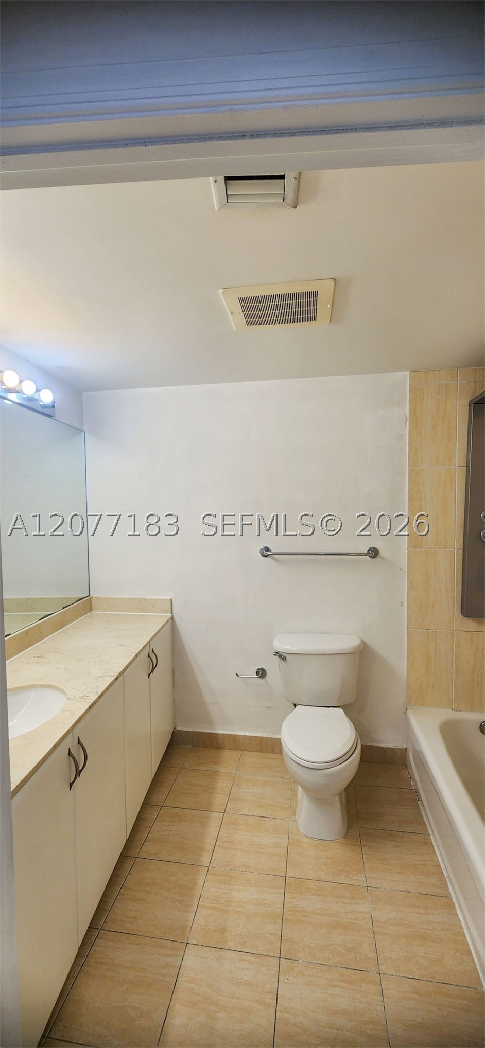 1750 N Bayshore Dr 1216 Property Photo 12