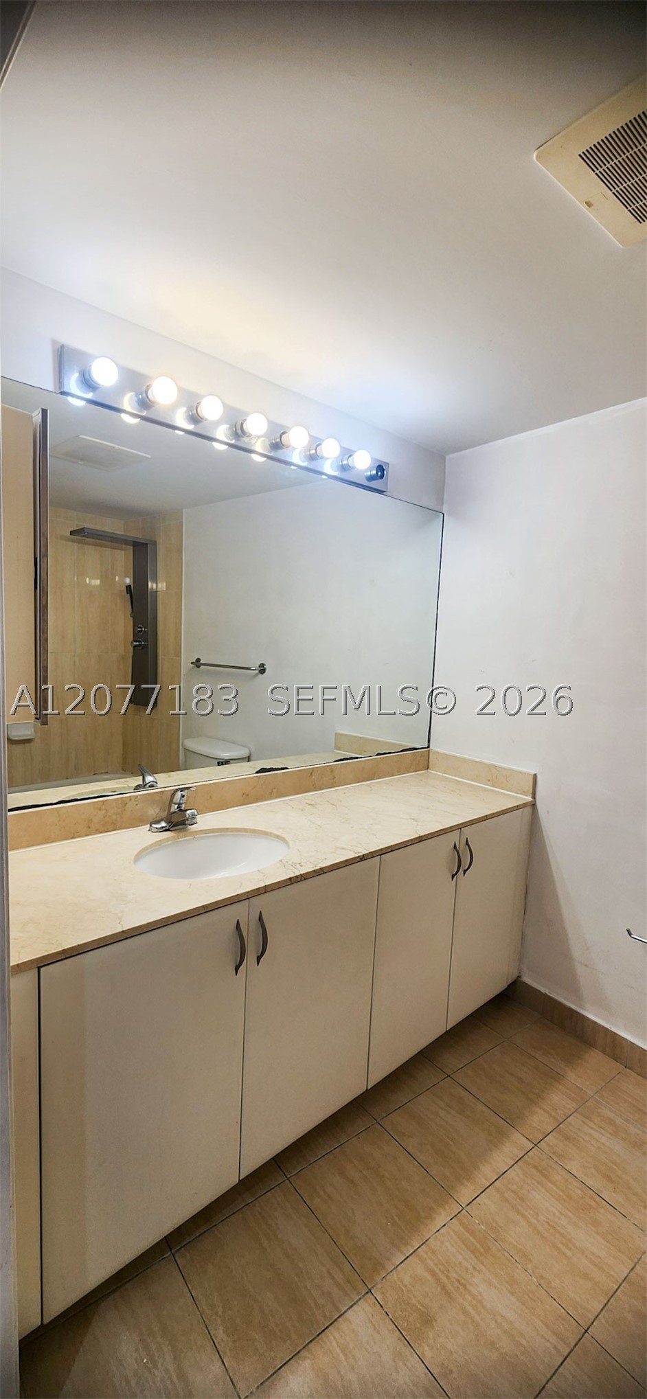 1750 N Bayshore Dr 1216 Property Photo 13