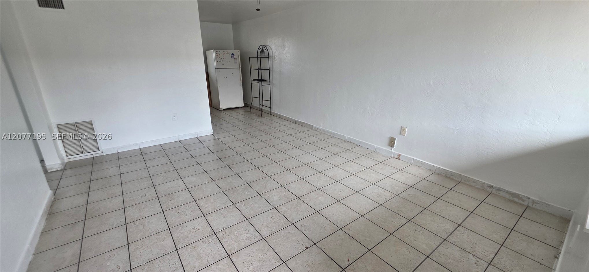 664 W 29th St 6 Property Photo 11