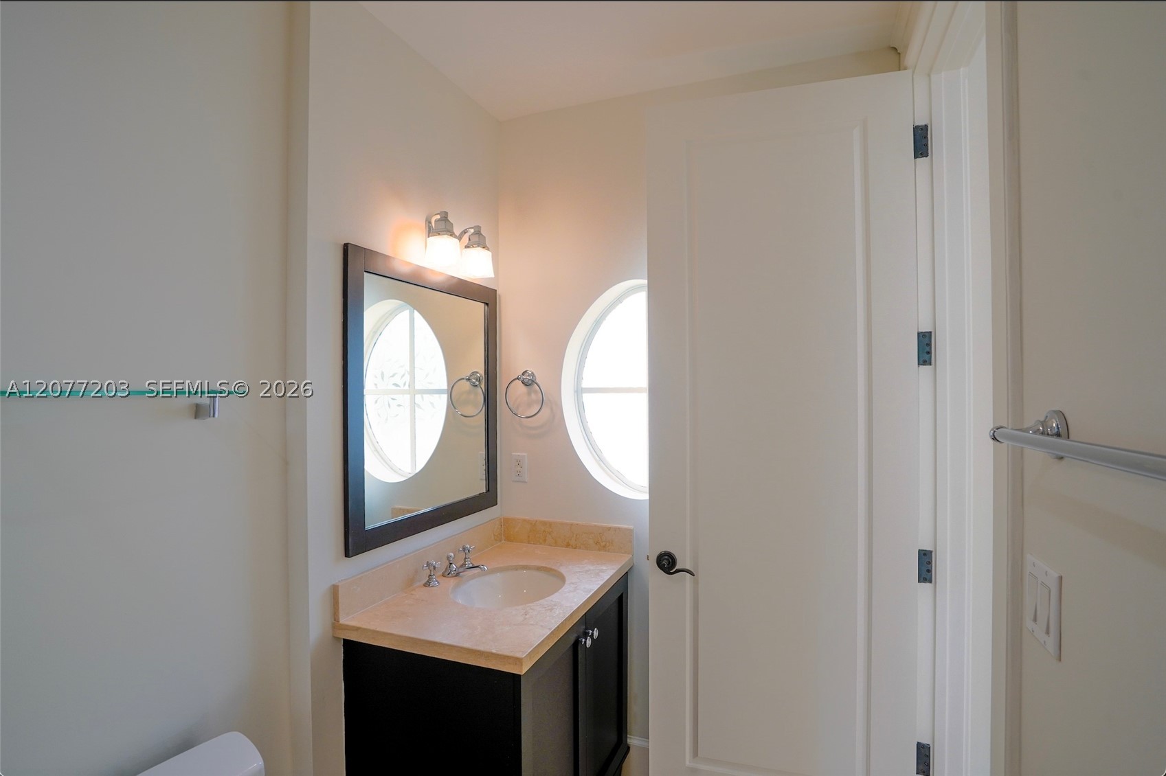 530 Valencia Ave 3 Property Photo 63