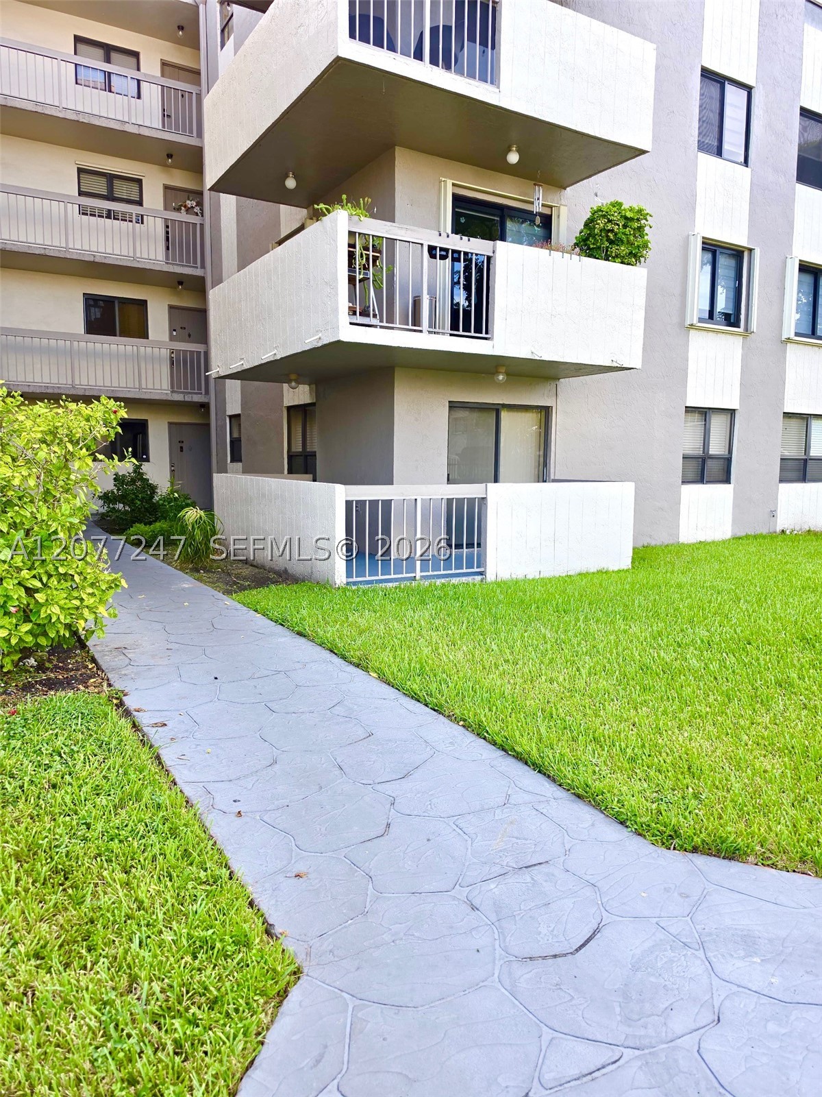 1121 Sw 122nd Ave 107-2 Property Photo 6