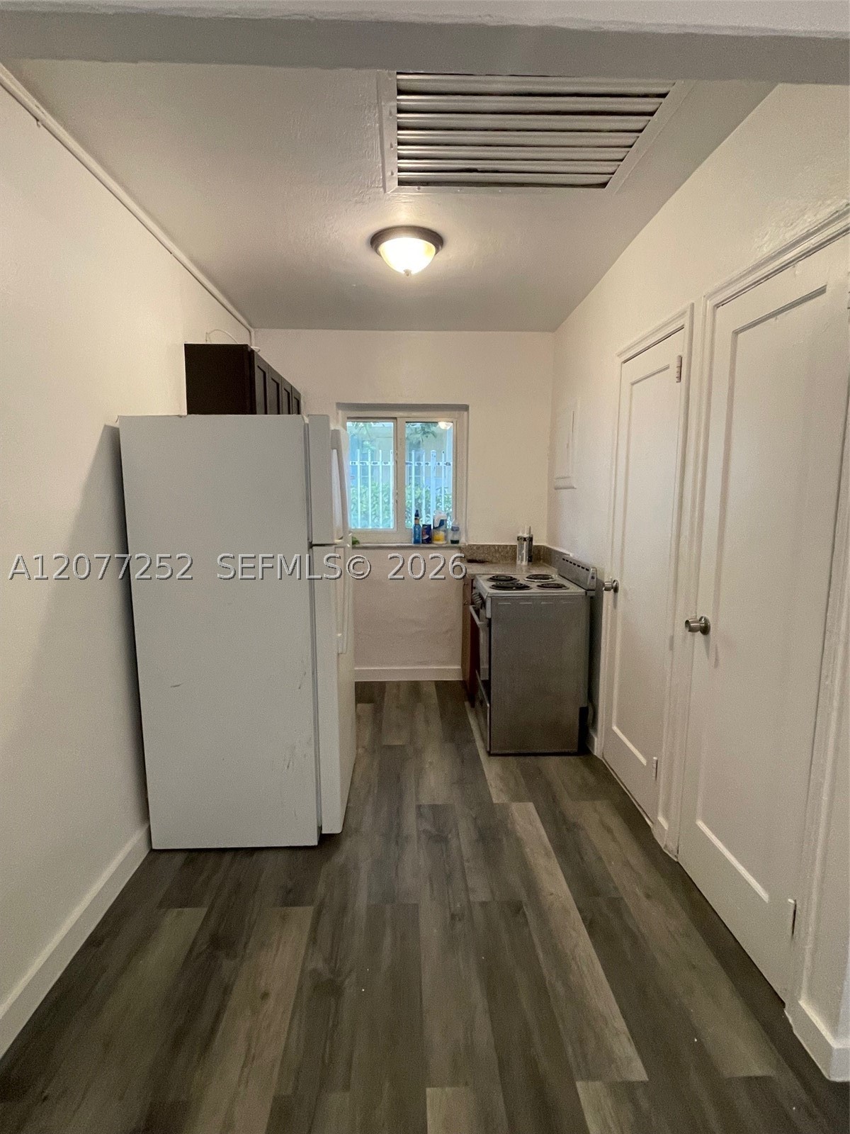 430 Sw 6th Ave 2 Property Photo 3