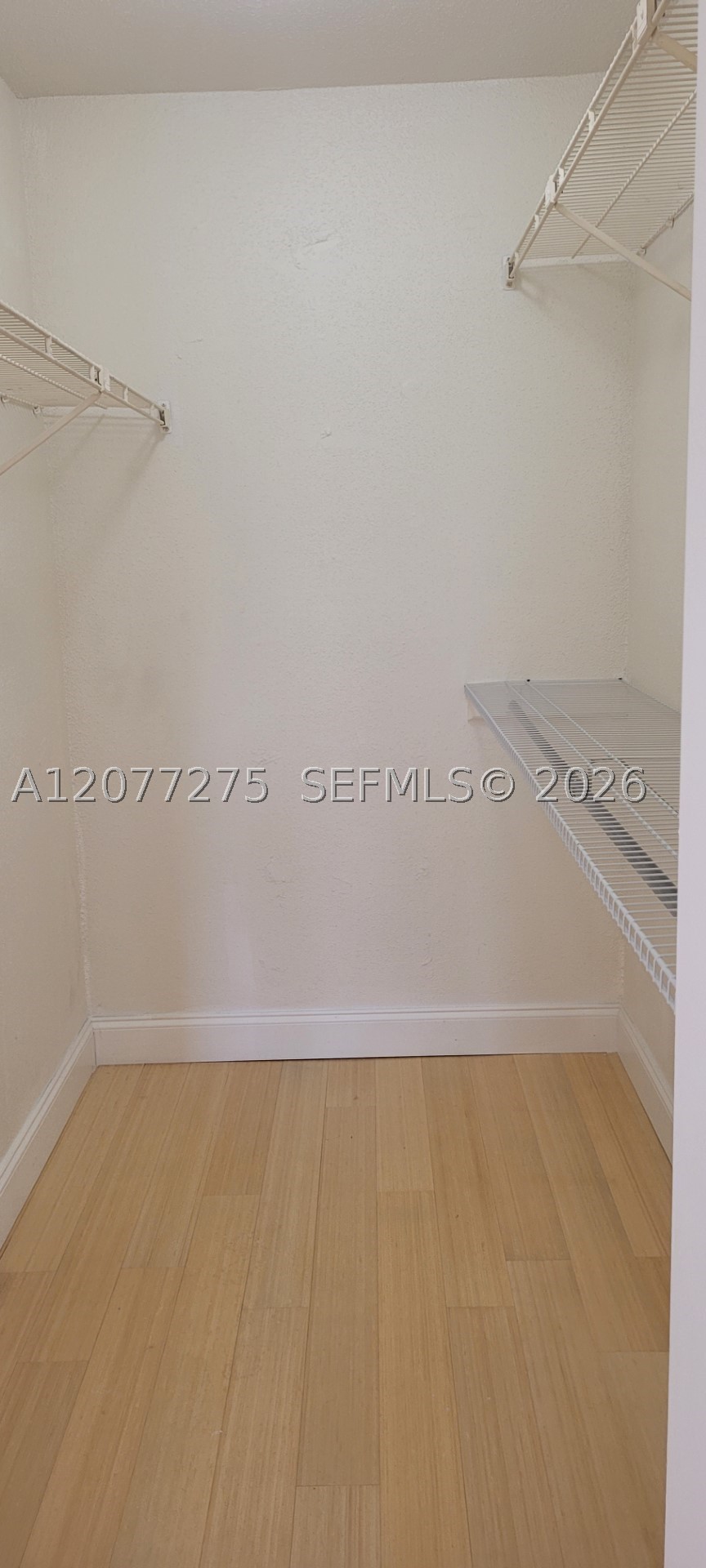 733 Riverside Dr 1220 Property Photo 7