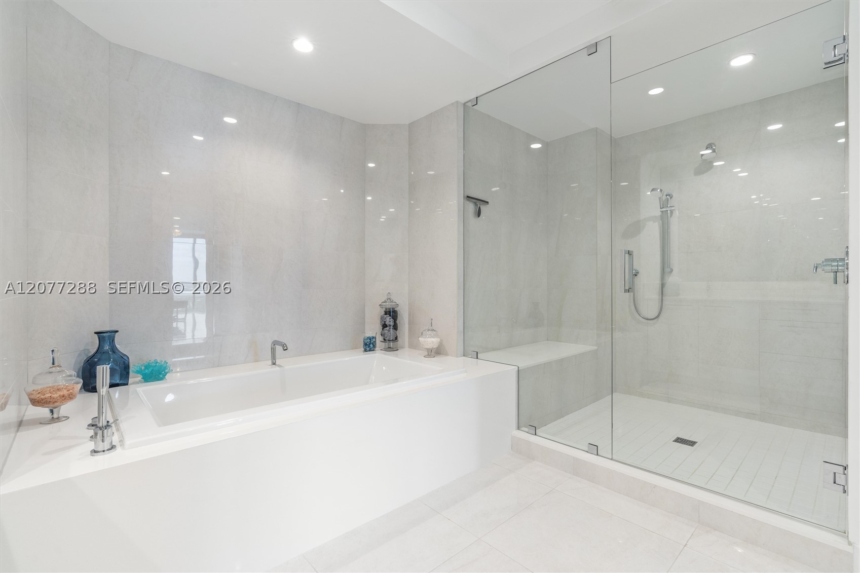 100 E Las Olas Blvd 4203 Property Photo 17