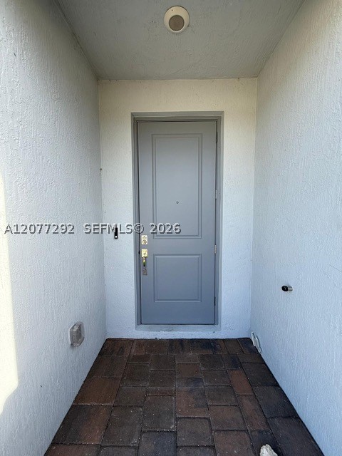 142 Ne 14th Ter Property Photo 3