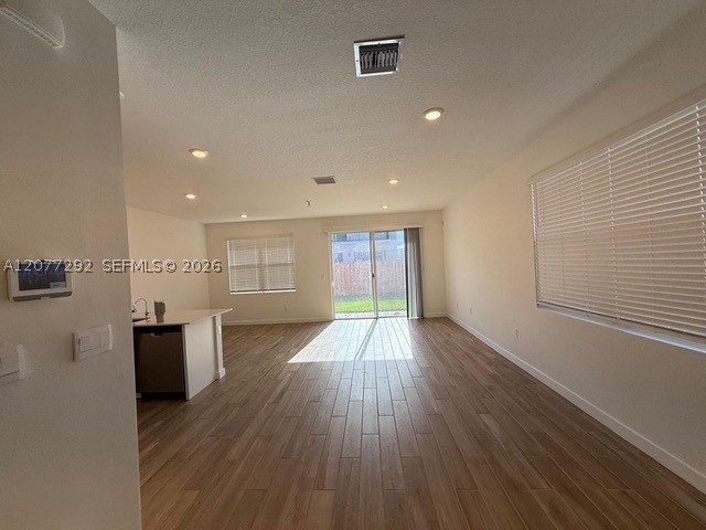 142 Ne 14th Ter Property Photo 5