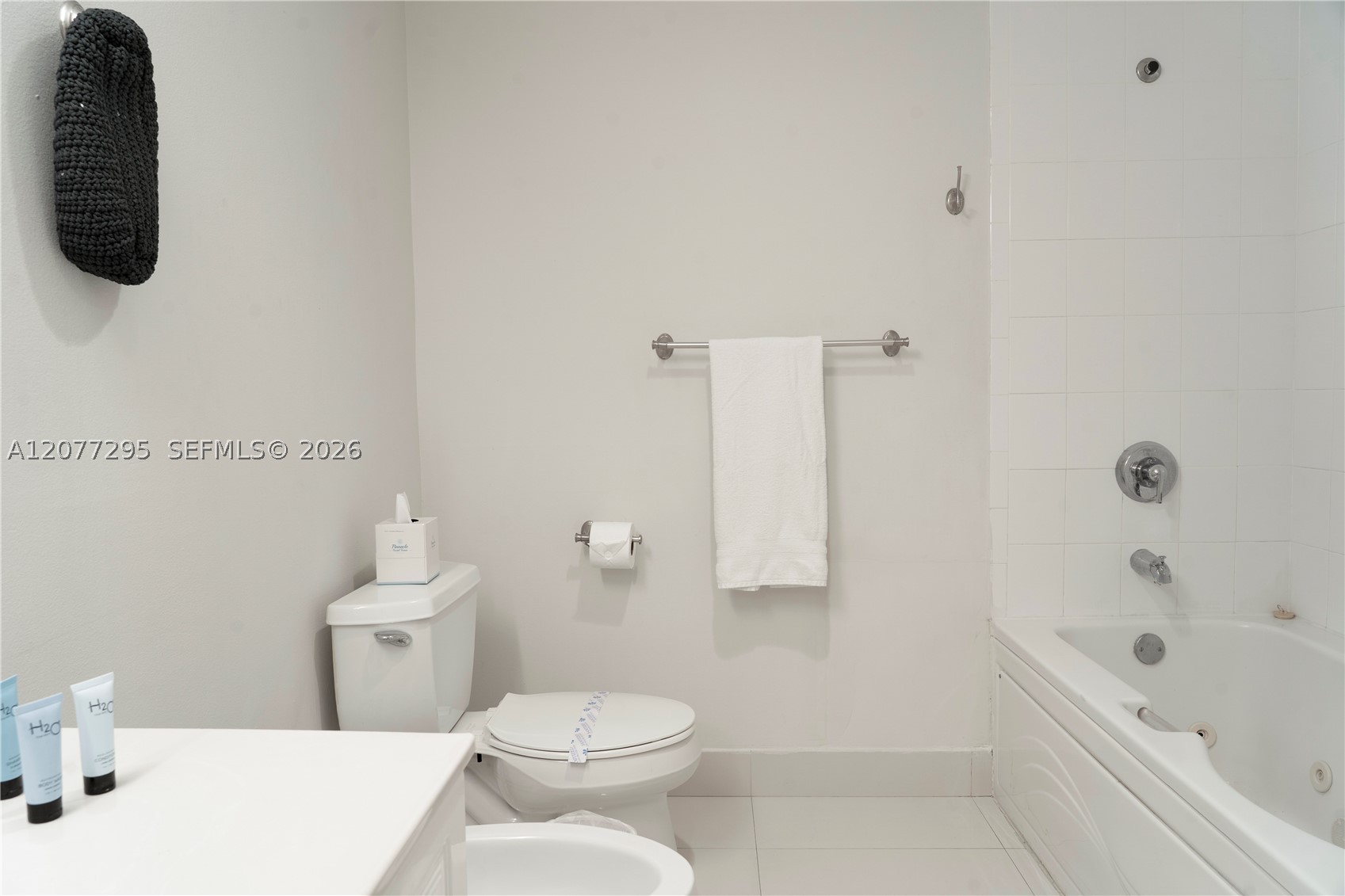 17050 N Bay Rd 406 Property Photo 23