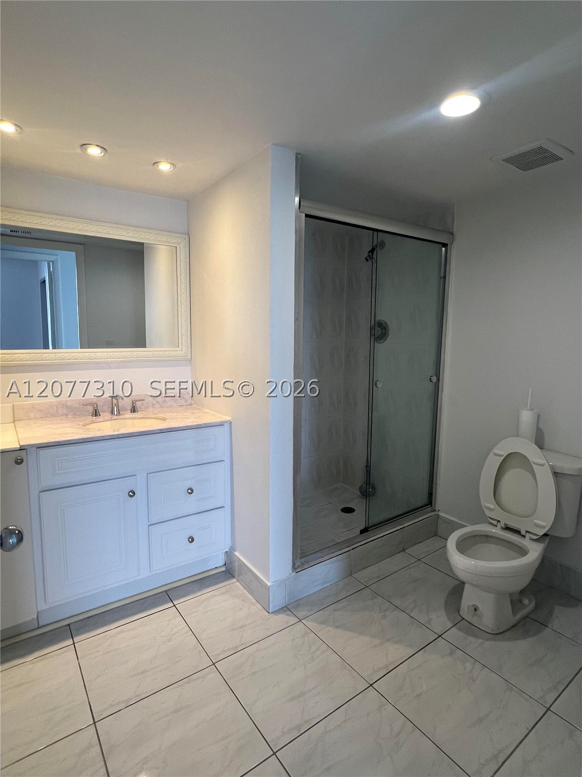 17500 N Bay Rd S907 Property Photo 13