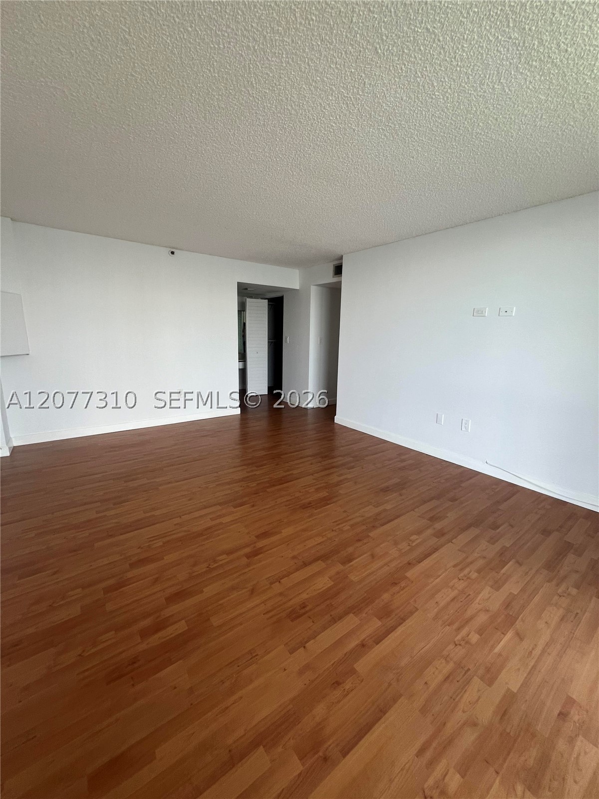 17500 N Bay Rd S907 Property Photo 16