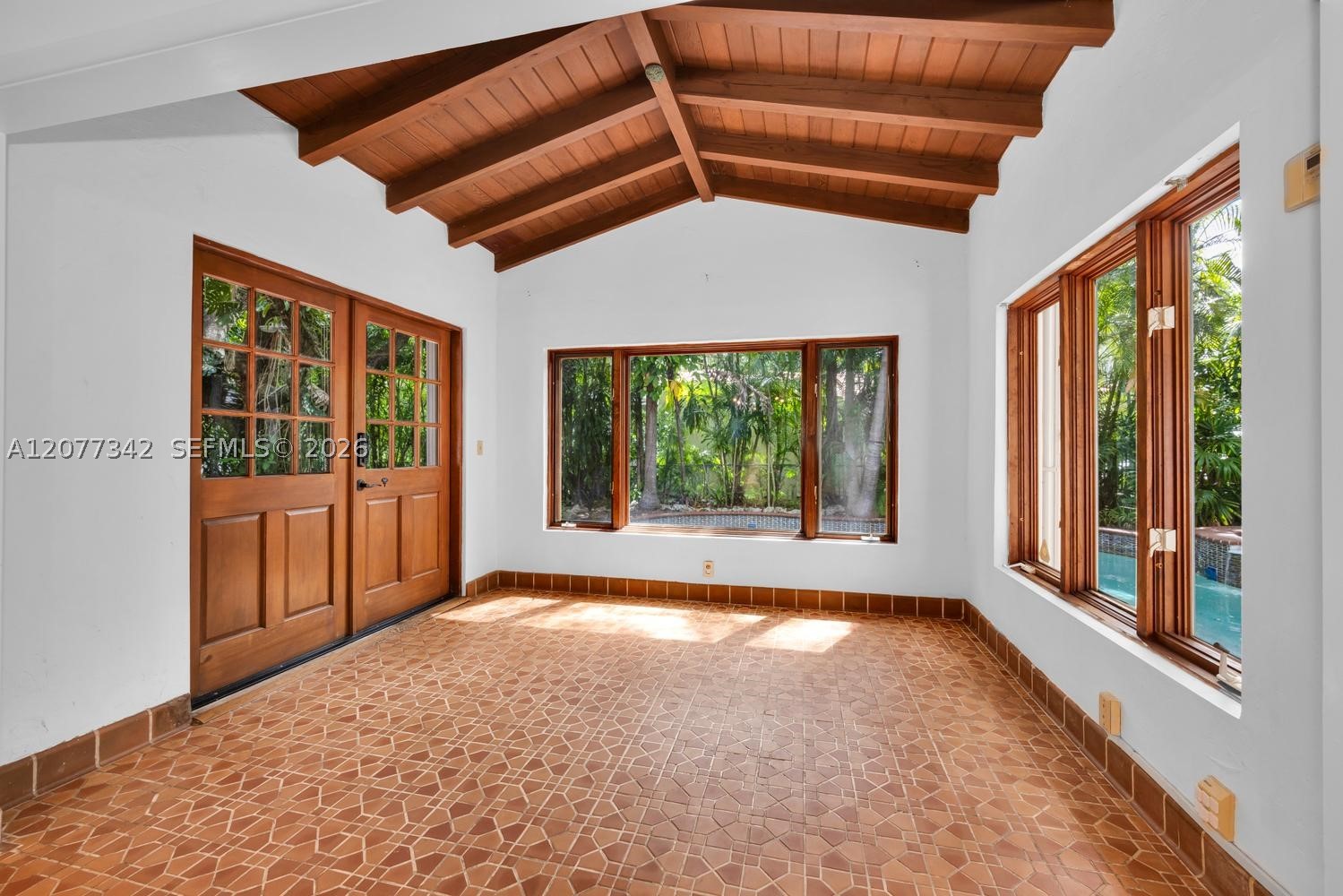 5111 Maggiore St Property Photo 4