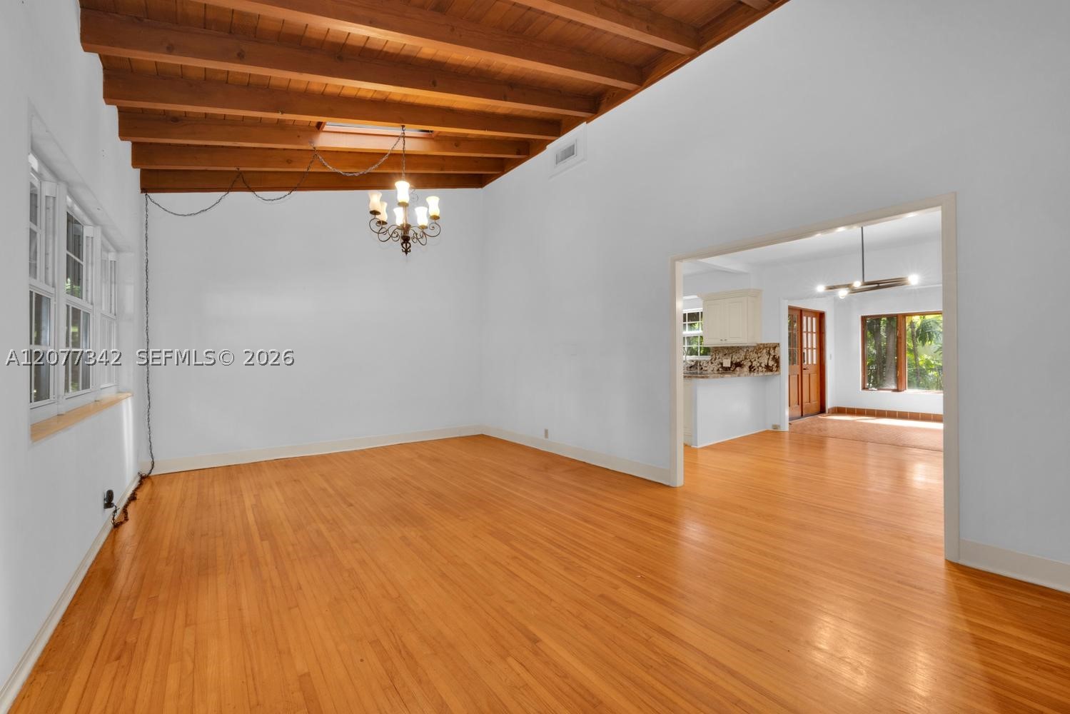 5111 Maggiore St Property Photo 5